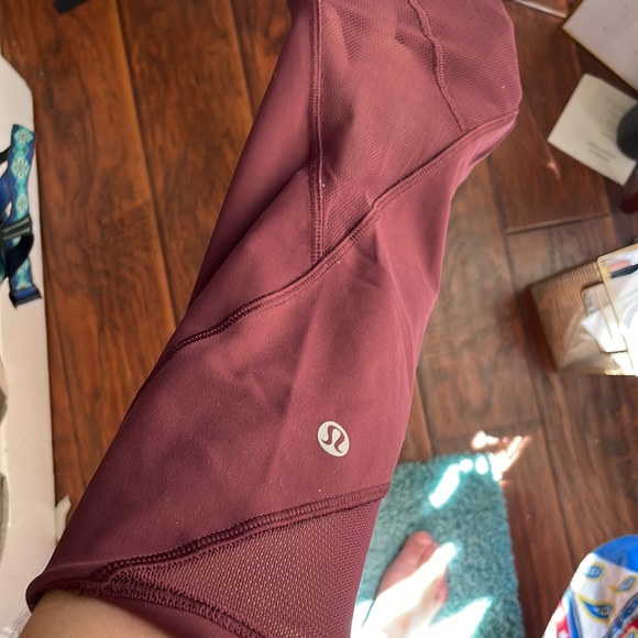 Lululemon crop maroon leggings size 6 - Picture 3 of 4